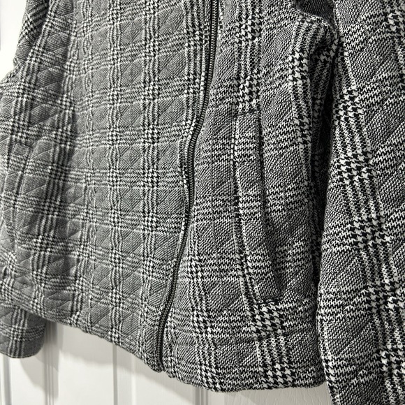 Banana Republic Women's Size XL Asymmetrical Quilted Moto Jacket Black and White - Picture 7 of 8